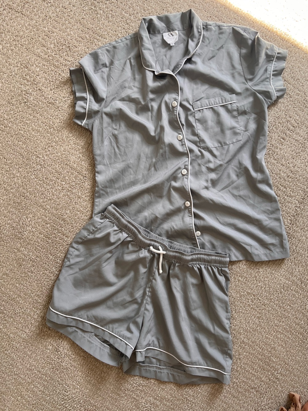 Light Gray Short Sleeve Pajama Set with Contrast Piping